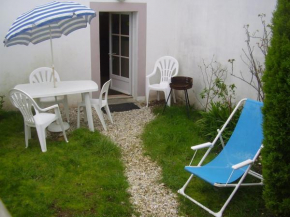 Charmante maison près sentier côtier, plage à 500m, Wi-Fi, animaux OK, terrasse, 2 pers - FR-1-418-252